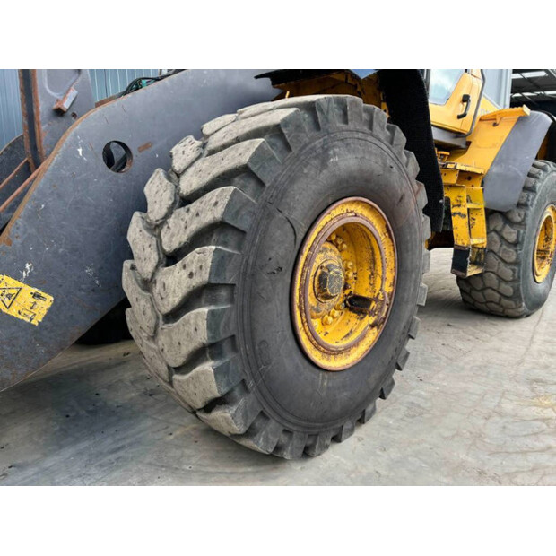 2008 فولفو L120F-40191114