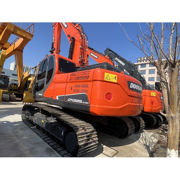 2024 دووسان DX225-40191737