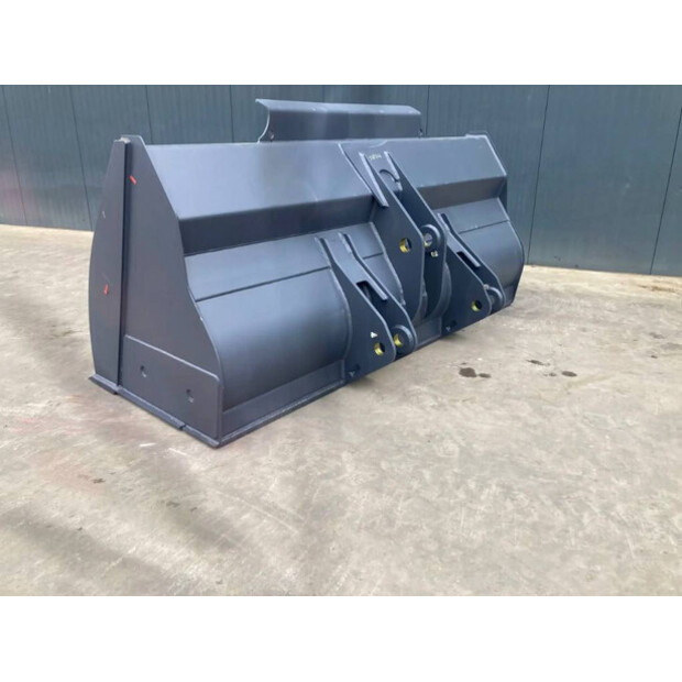 2025 فولفو L120G-40192669