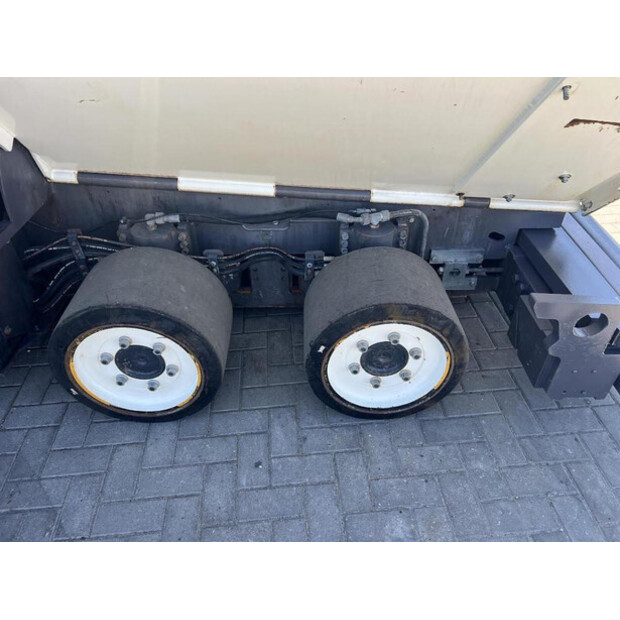 2020 Volvo P 6870D-40210237
