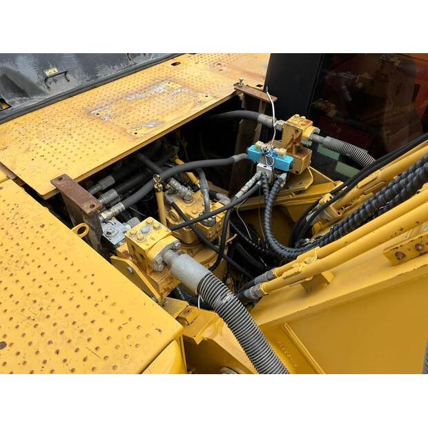 2009 Caterpillar 324DL-40211860