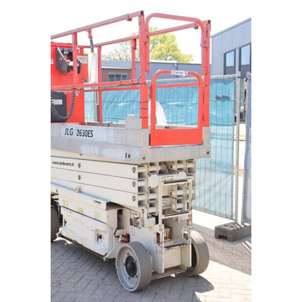 2014 جيه ال جي 2630ES-40228127