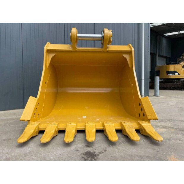 2025 Caterpillar 349D-40228543