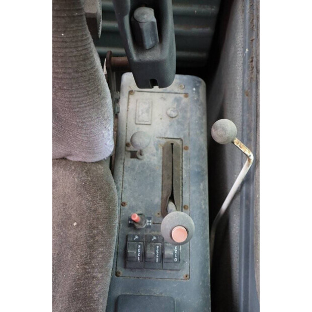 1999 Atlas 1504-40230446