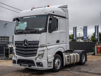 صورة ل رؤوس شاحنات 2016 مرسيدس بنز Actros 1845 LS