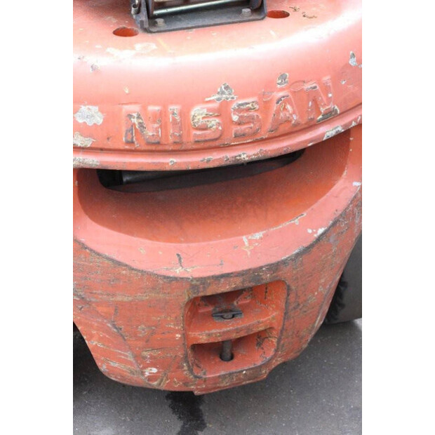 2004 نيسان UD02A20PQ-40326064