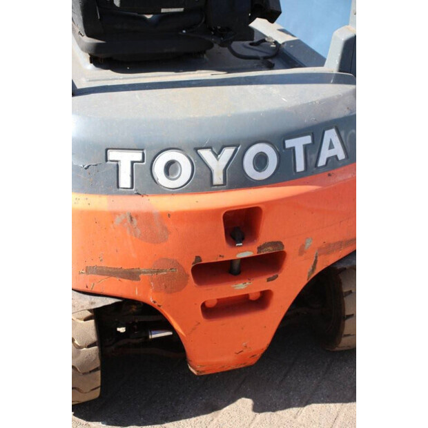 2018 Toyota 8FBM16T-40327046