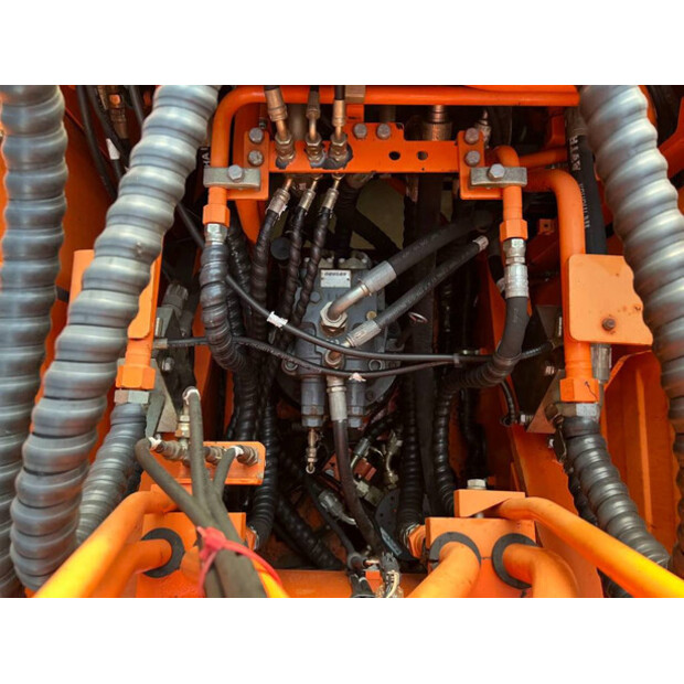 2010 Doosan DX170W-40348600