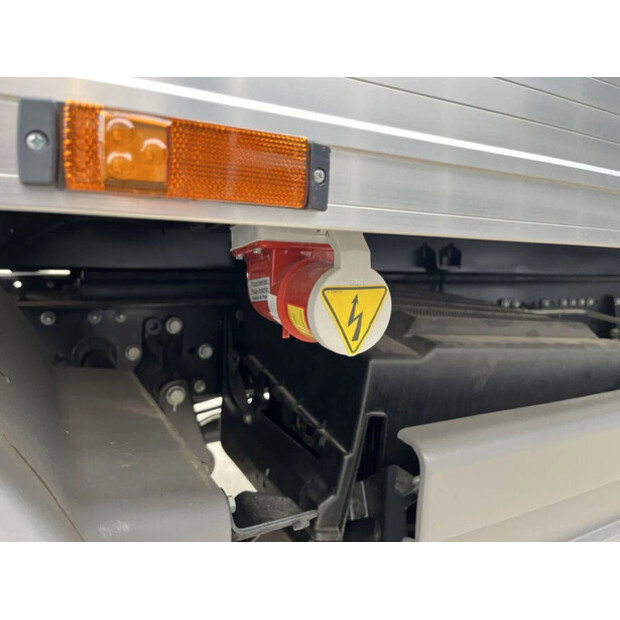 2025 مرسيدس بنز ATEGO 1725-40351752