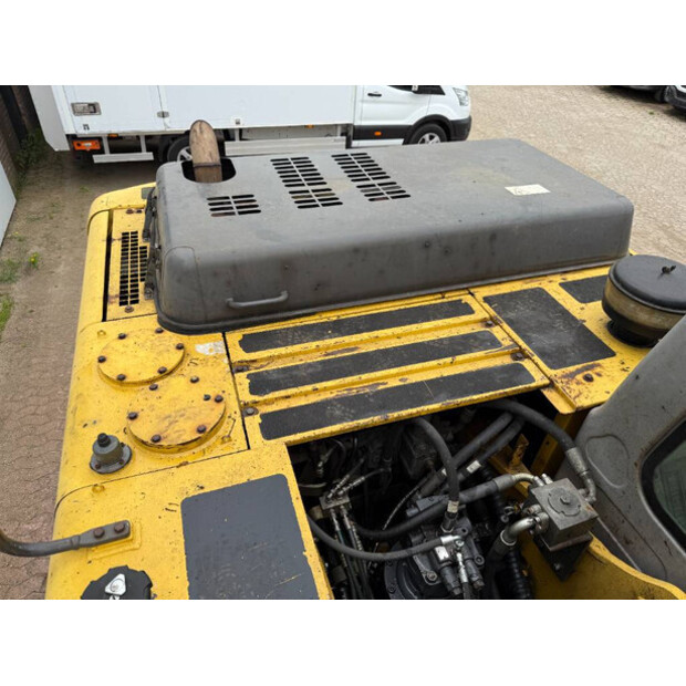 2005 New Holland E215LC-40370232