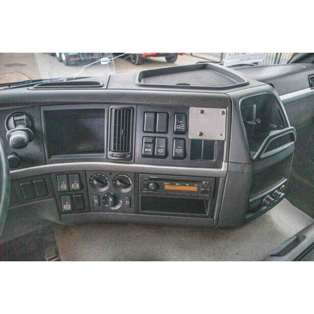 2010 فولفو FM 330-40416380
