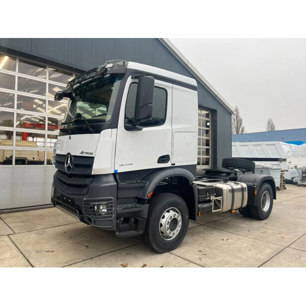 2025 Mercedes-Benz Actros 2045-40417256
