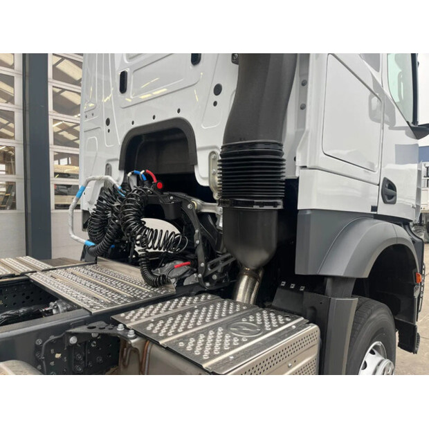 2025 Mercedes-Benz Actros 2045-40417281