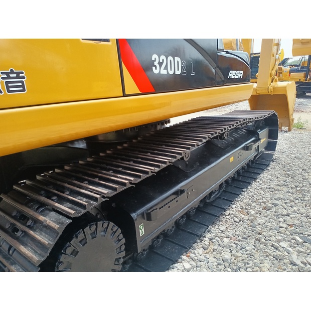 2023 كاتربيلر 320D2-40436881