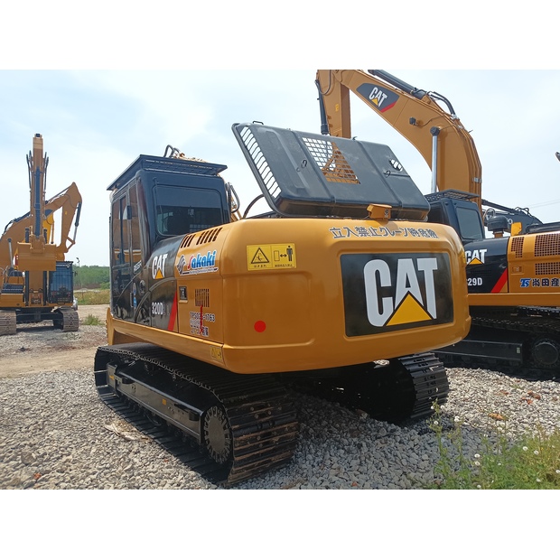 2023 كاتربيلر 320D2-40436883