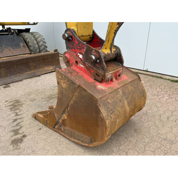 2010 Caterpillar M313D-40438203