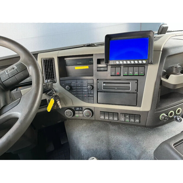 2015 فولفو FM 410-40457730