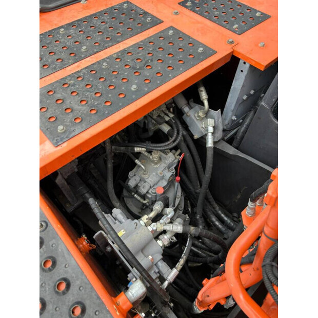 2017 Hitachi ZX220W-5B-40460683