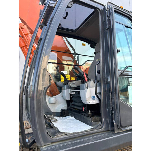2021 Hitachi ZX225USLC-6-40460933