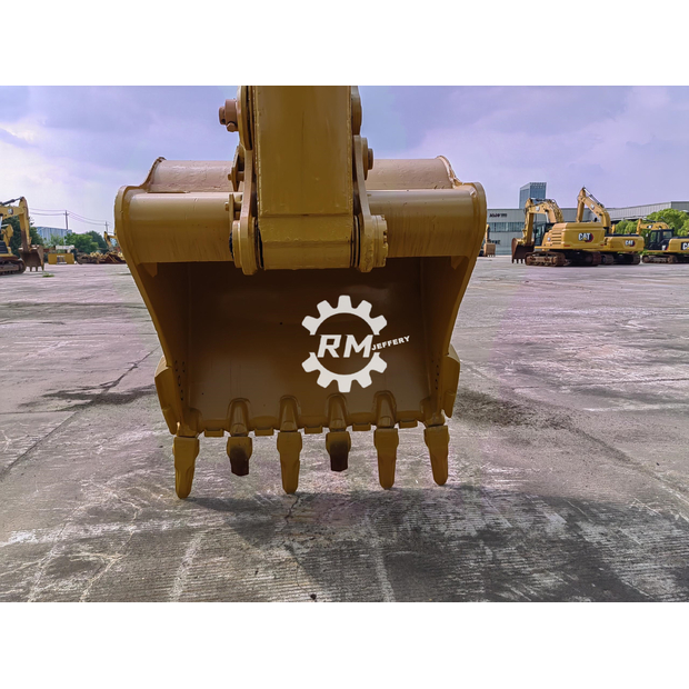 2023 Caterpillar 330 NG-40488391