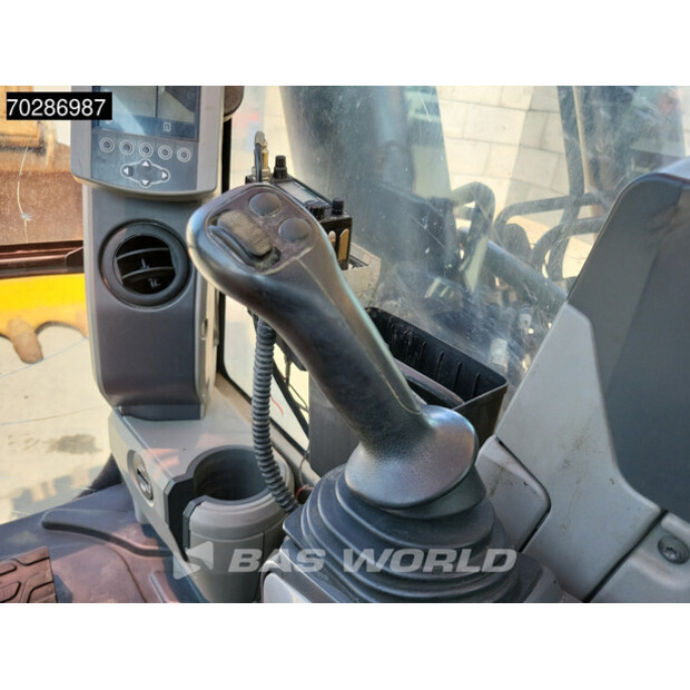 2019 Caterpillar 352F-40489888
