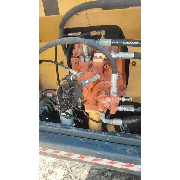 2014 Hyundai R210W-9-40490238