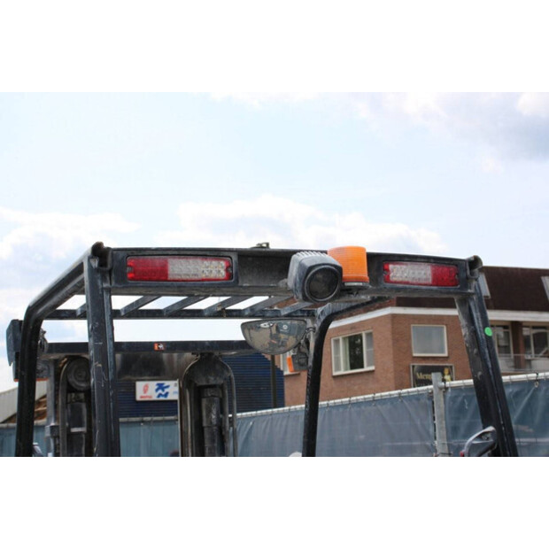 2017 Hyundai 25B-9-40492008