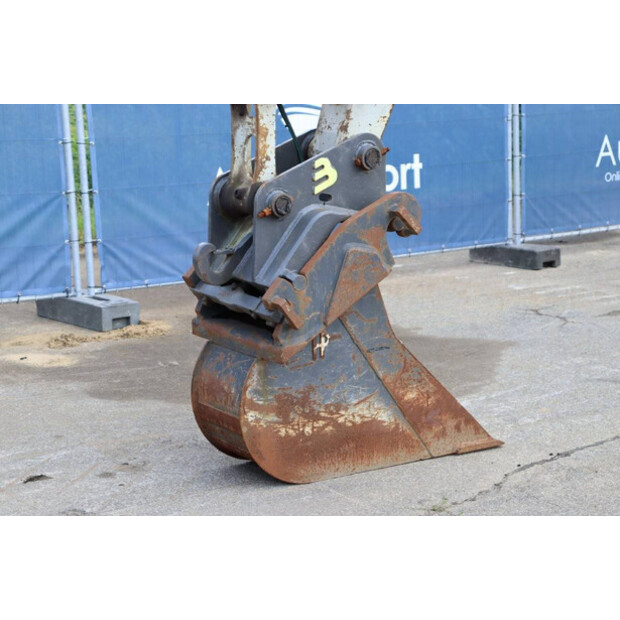 2018 TAKEUCHI TB2150-40496575