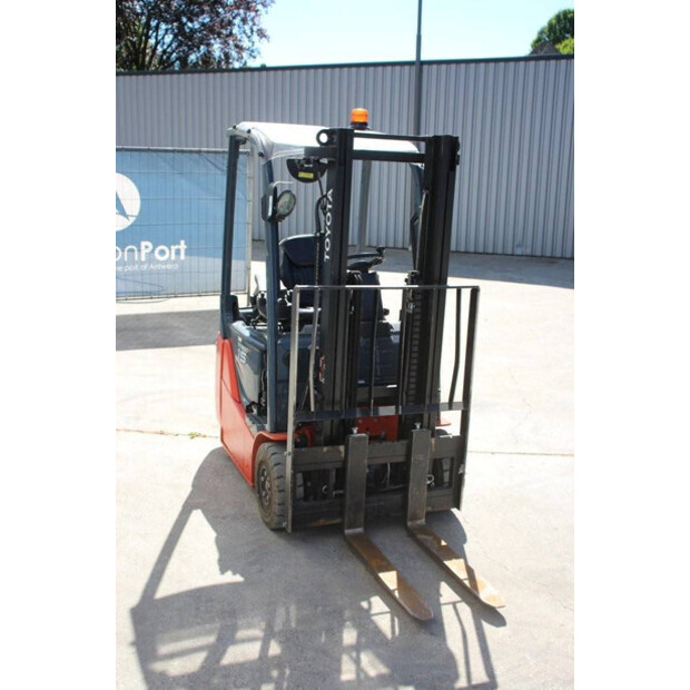 Toyota Traigo 15-40503486