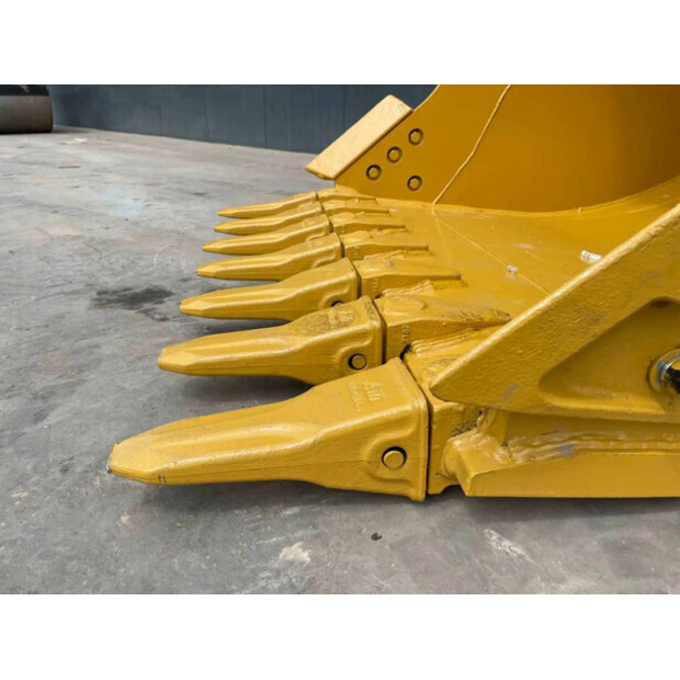 2025 Caterpillar 350 TB-40526059