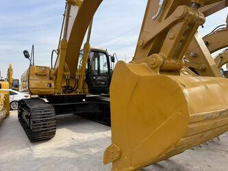 صورة ل حفارات 2024 كاتربيلر 330CL