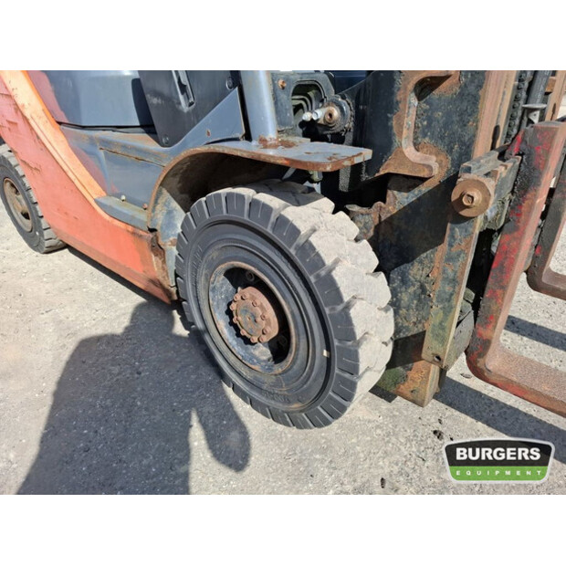 2011 Toyota 02-8FGF20-40557515
