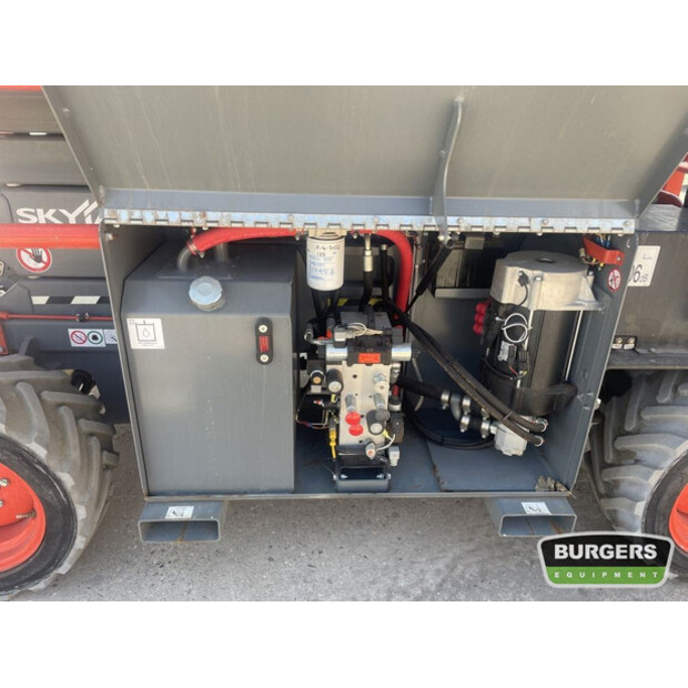 2018 SkyJack SJ6832RTE-40558683