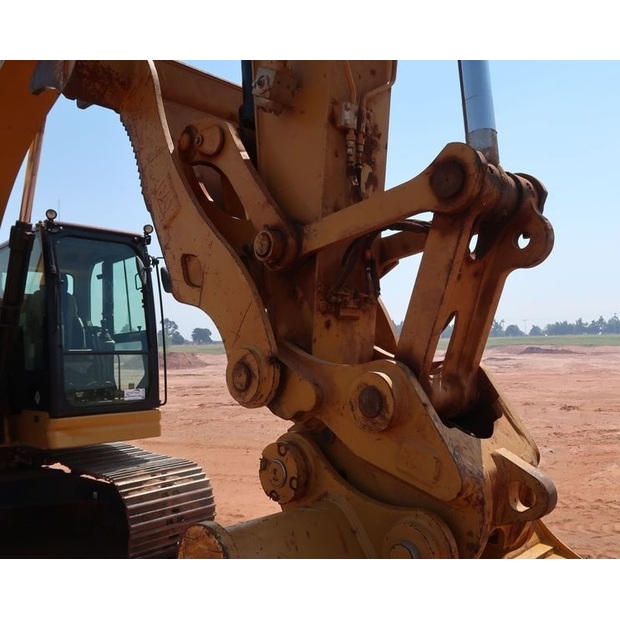 2019 Caterpillar 320FL-40560625