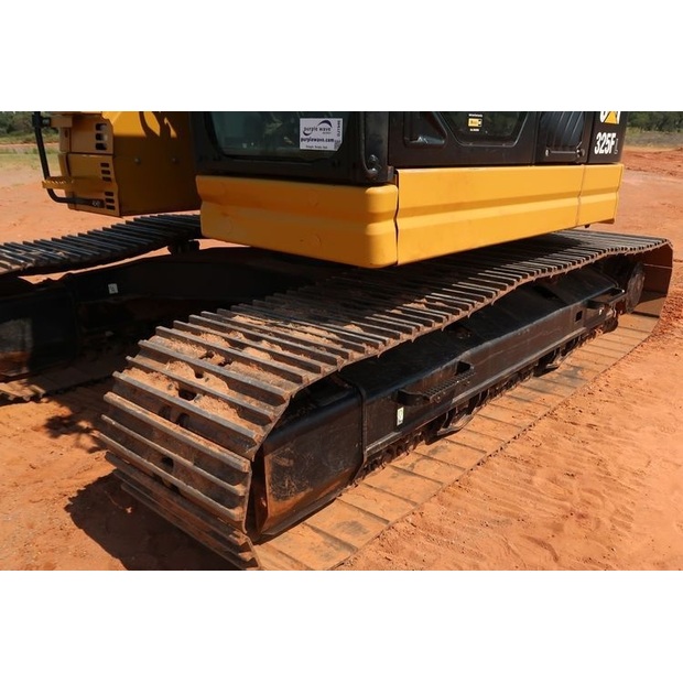 2019 Caterpillar 320FL-40560646