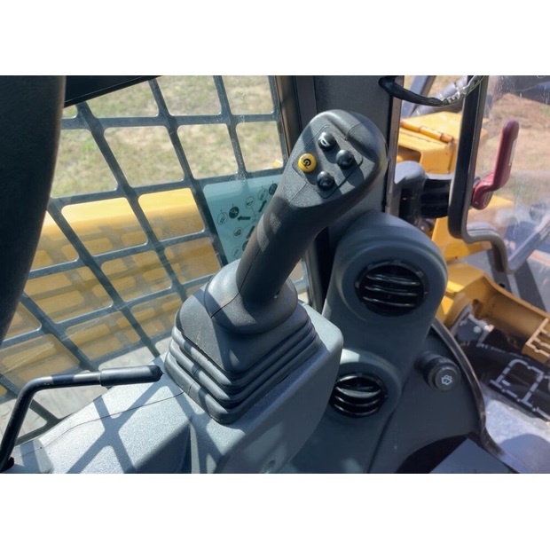 2023 Caterpillar 299D3XE-40576546