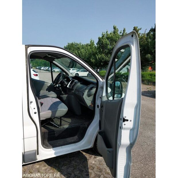 2013 Renault Trafic-40593445