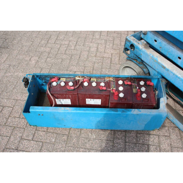 2001 Genie GS-2032-40596476