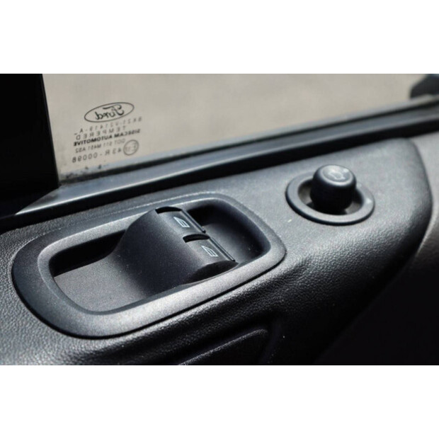 2018 Ford Custom Trend-40598259