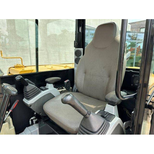 2019 كاتربيلر 305.5E2-40598504