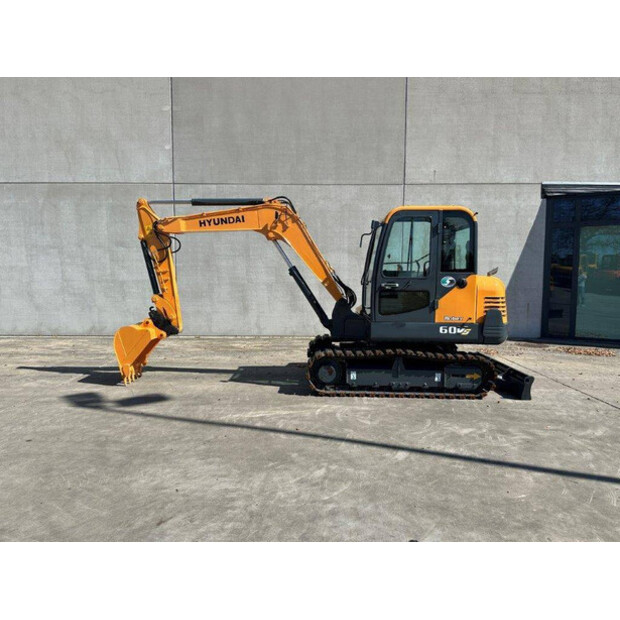 2019 هيونداي R60VS-40598656