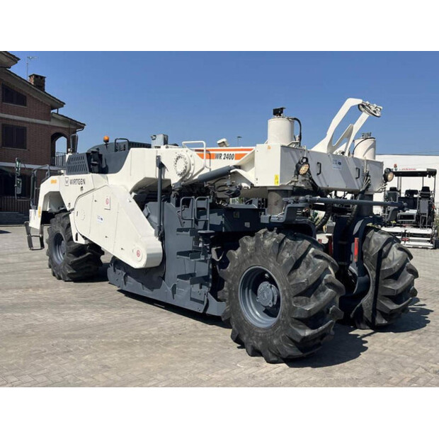 2010 فيرتجين WR2400-40605369