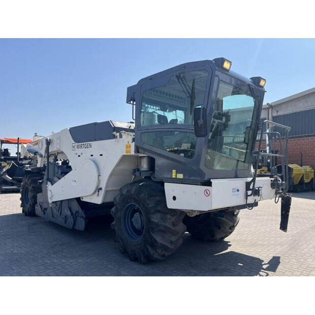 2010 فيرتجين WR2400-40605373