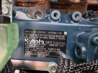 kubota-engine-industrial-d722-40608954