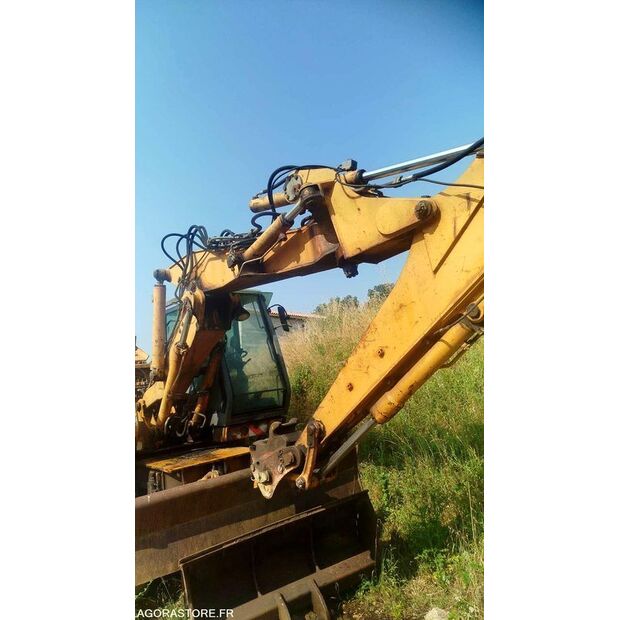 CASE 688-40611798