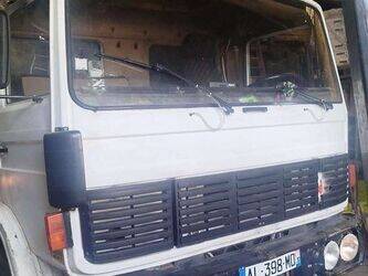 Image de CAMIONS ET TRANSPORT 1985 Renault G230