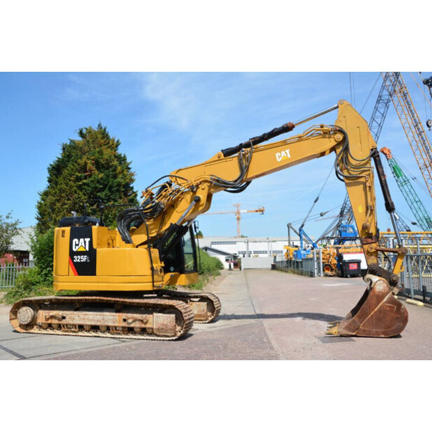 2016 Caterpillar 325FLCR-40621977