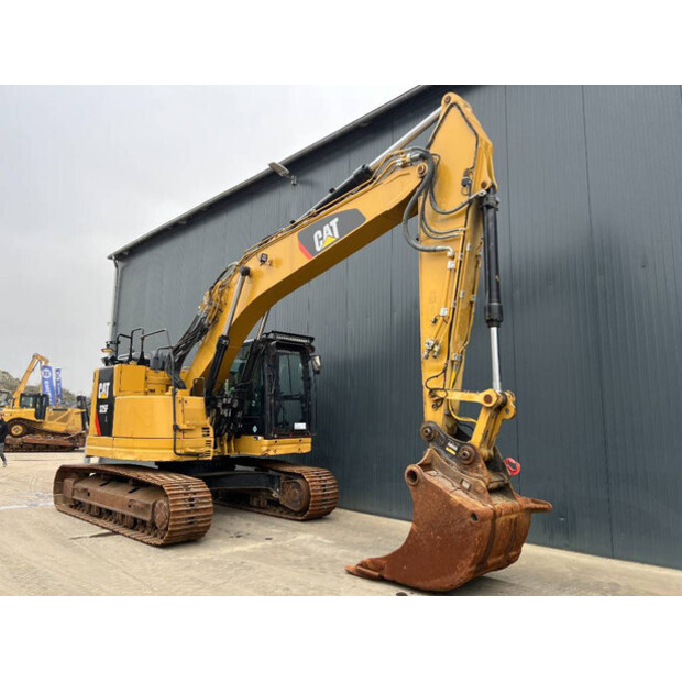 2018 Caterpillar 325FLCR-40624519