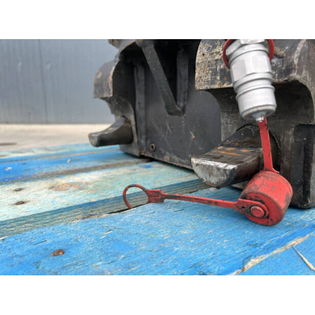 2016 Engcon EC226-40627885