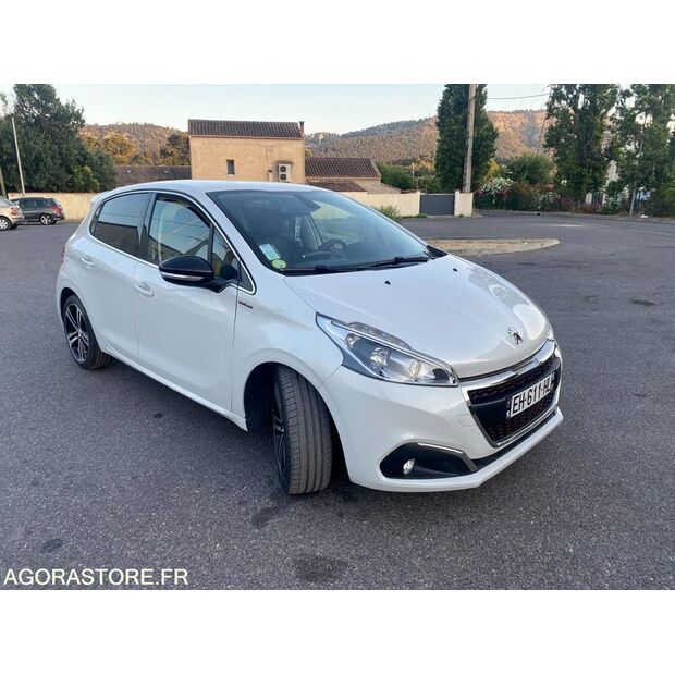 2016 Peugeot 208-40657664